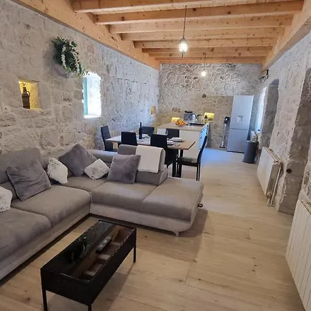 Hébergement de vacances Aga *